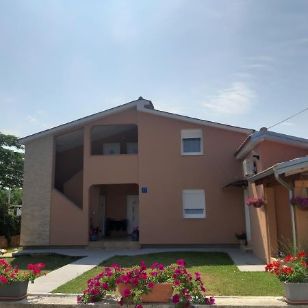 Apartments Dora Porec Exterior photo