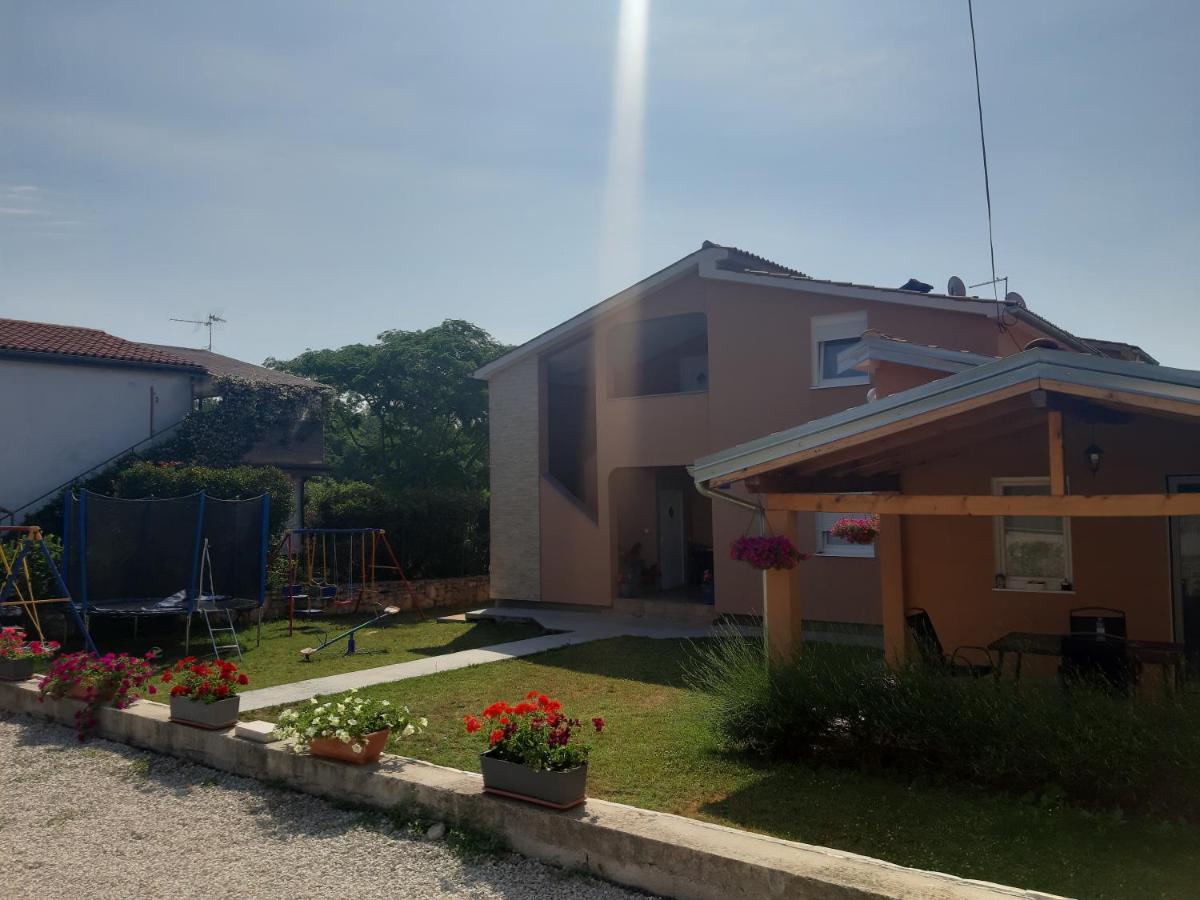 Apartments Dora Porec Exterior photo
